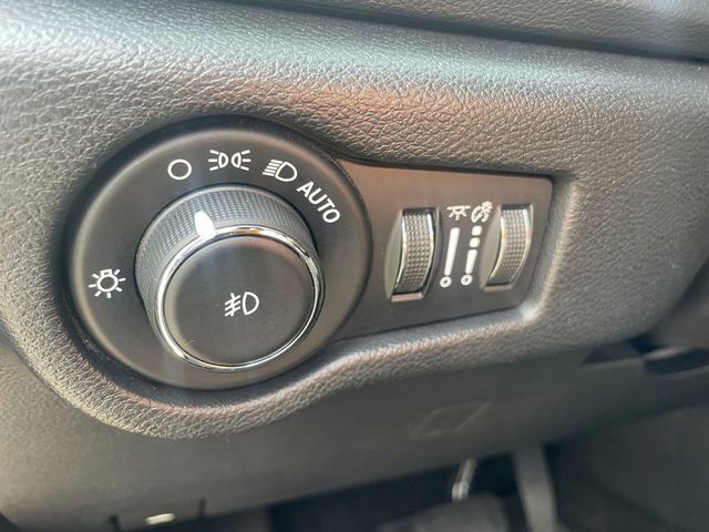 Used 2020 Chrysler Pacifica Touring-L Plus image 19