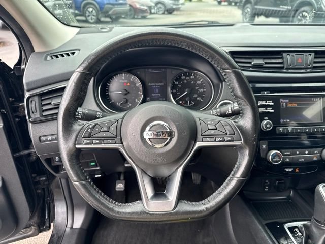 Used 2017 Nissan Rogue Sport SV w/ SV All-Weather Package AWD/4WD image 12
