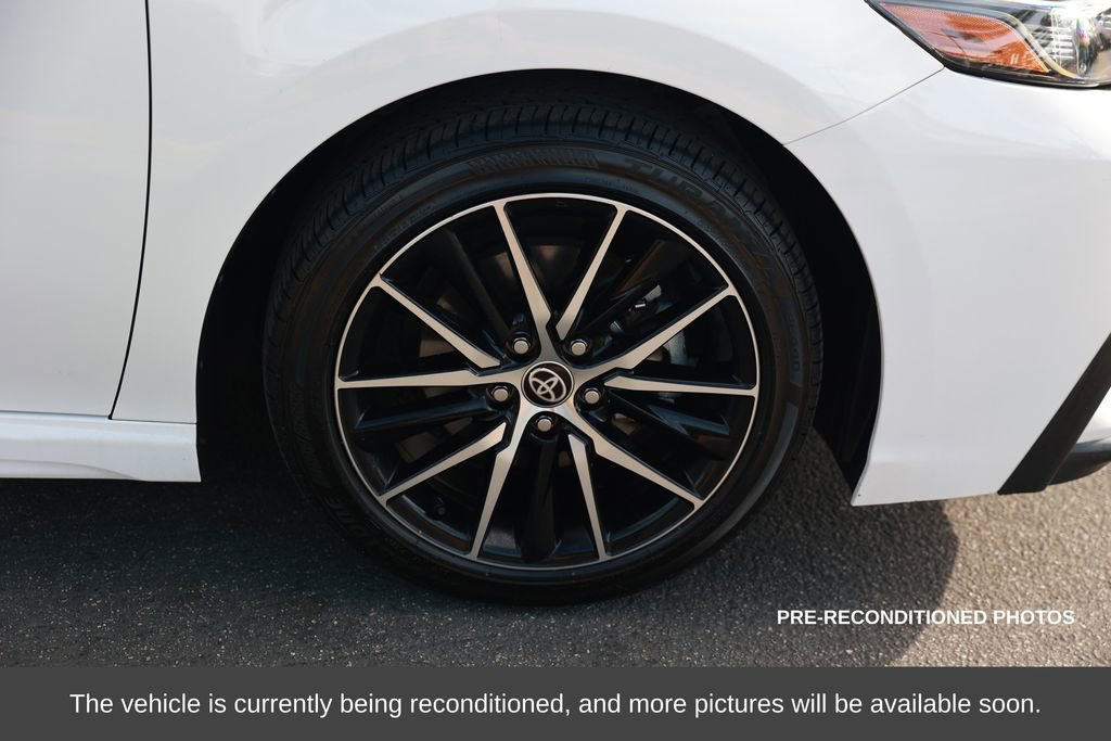 Used 2024 Toyota Camry SE image 8