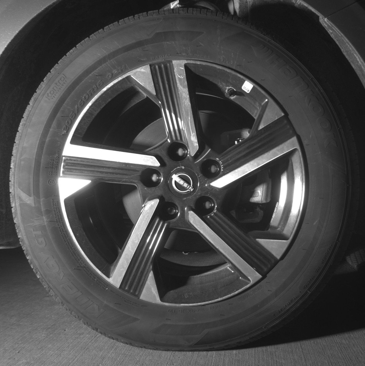 Used 2025 Nissan Sentra SV image 13