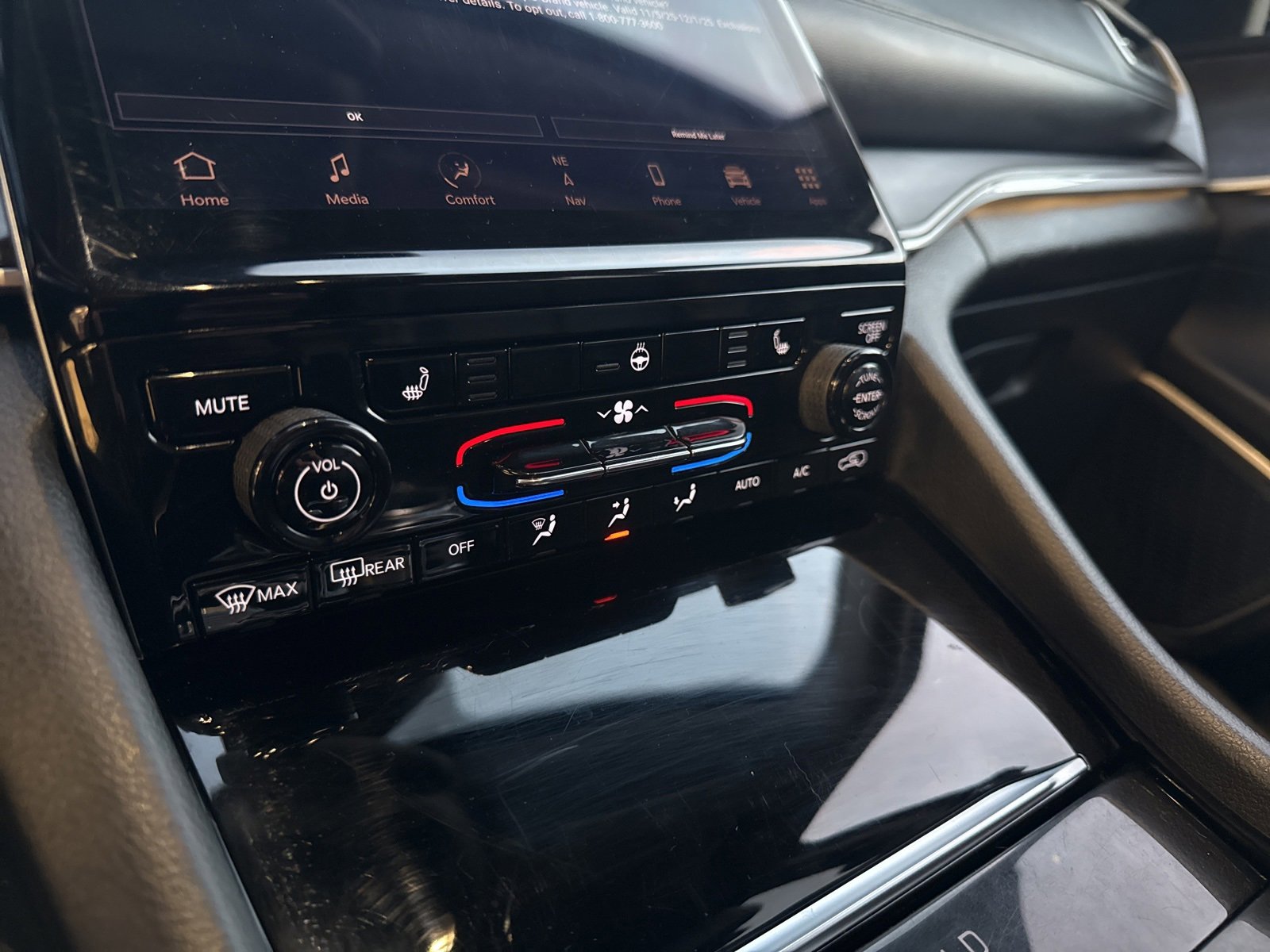 Used 2021 Jeep Grand Cherokee L Limited image 23