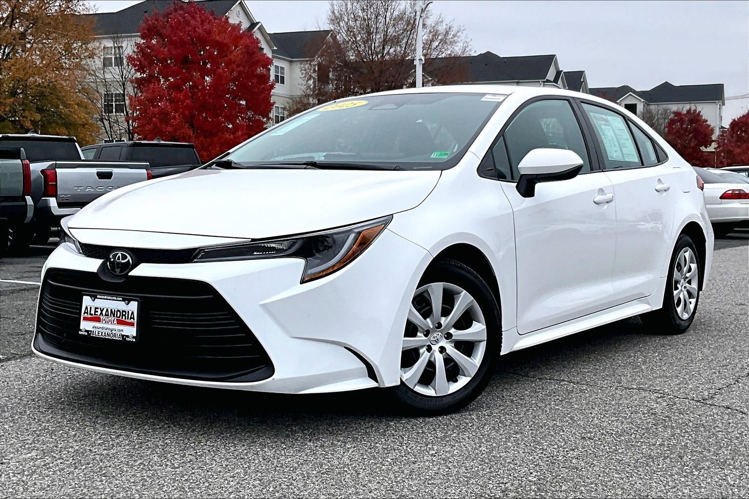 Used 2025 Toyota Corolla LE image 1
