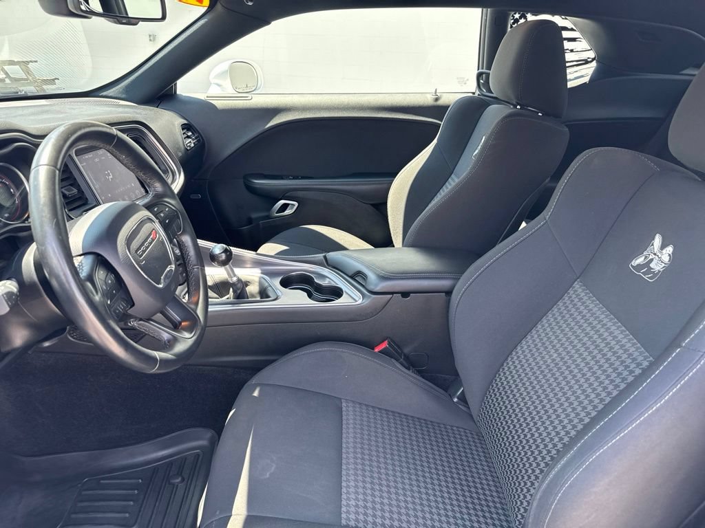 Used 2017 Dodge Challenger R/T Scat Pack RWD image 19