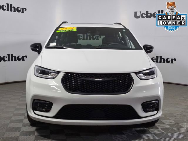 Used 2025 Chrysler Pacifica Limited image 2