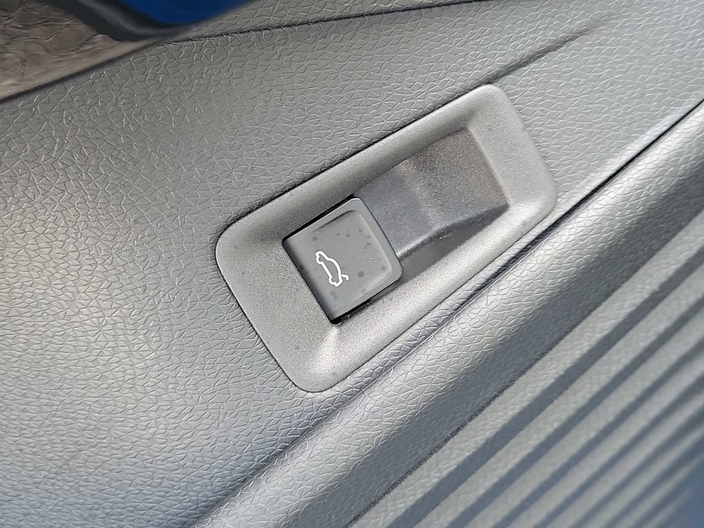 Certified 2025 Volkswagen ID.4 Pro S Plus AWD/4WD image 19