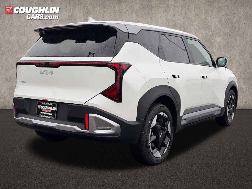 New 2027 Kia Seltos S FWD image 8