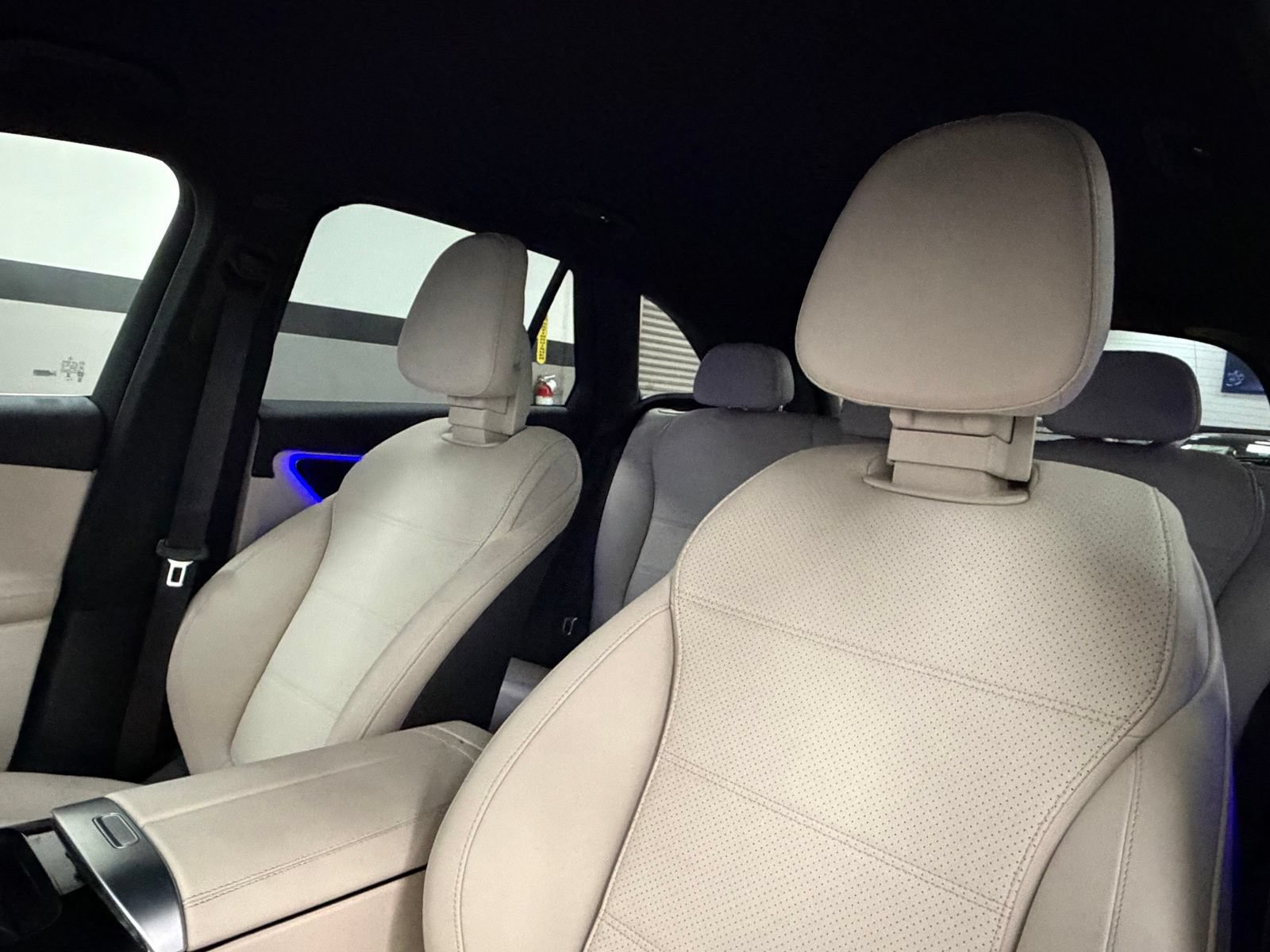 Used 2025 Mercedes-Benz GLC 350e 4MATIC image 27
