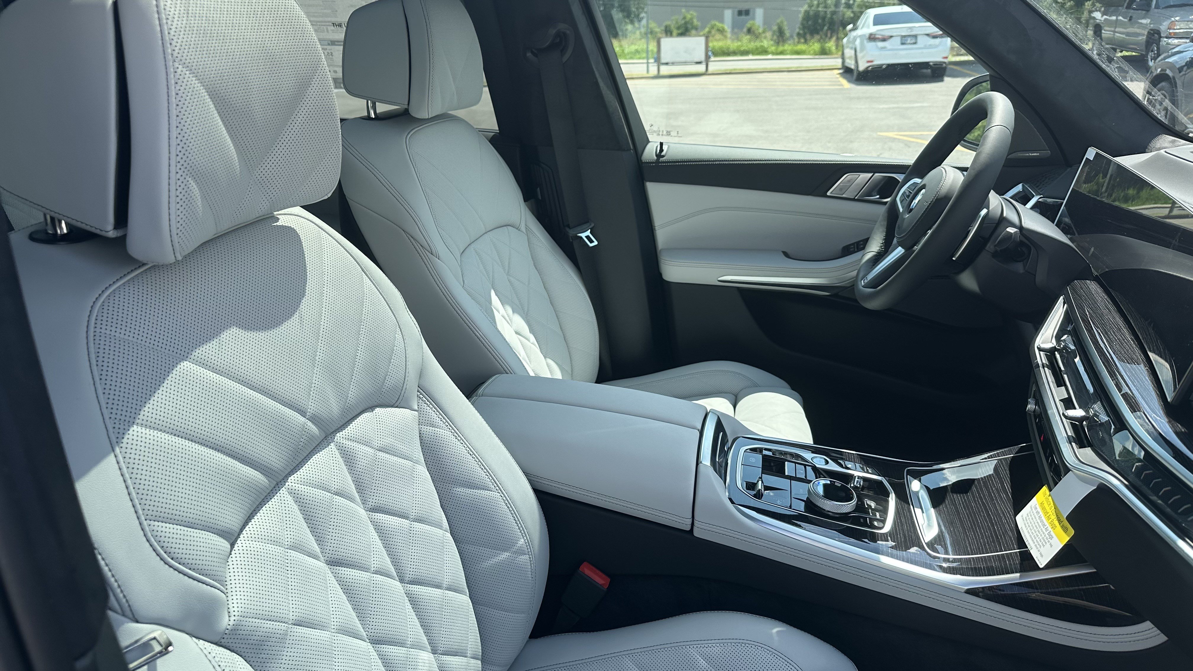 New 2027 BMW X7 xDrive40i w/ Executive Package AWD/4WD image 31