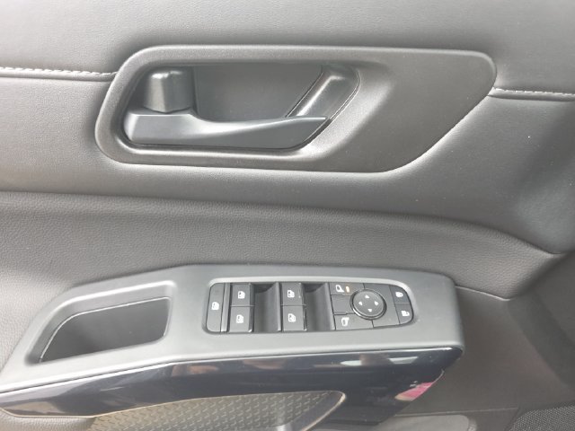 New 2026 Nissan Pathfinder SV w/ SV Premium Package FWD image 32