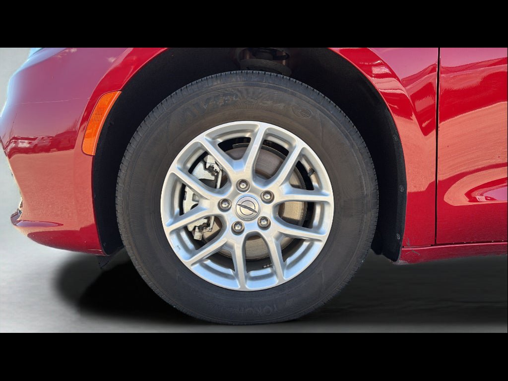 Used 2025 Chrysler Pacifica Select FWD image 37