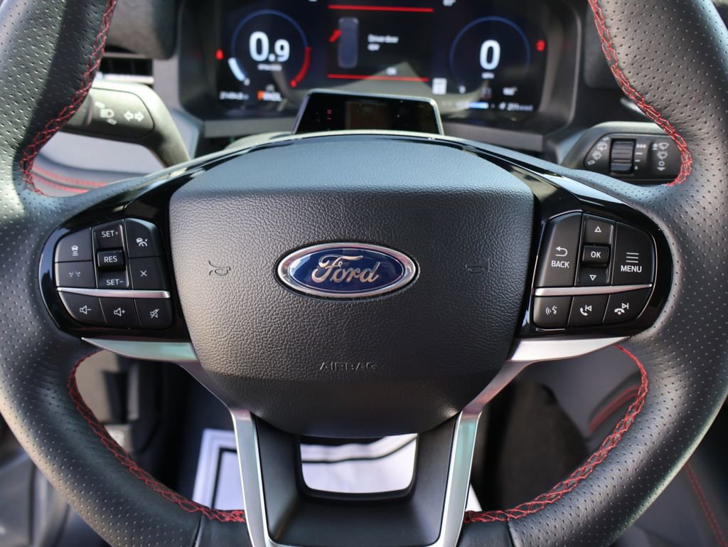 Used 2025 Ford Explorer ST-Line w/ ST-Line Street Pack image 32