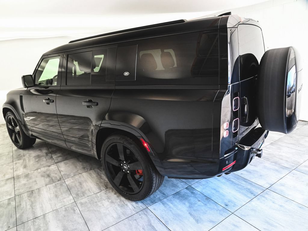 Used 2024 Land Rover Defender 130 X AWD/4WD image 4