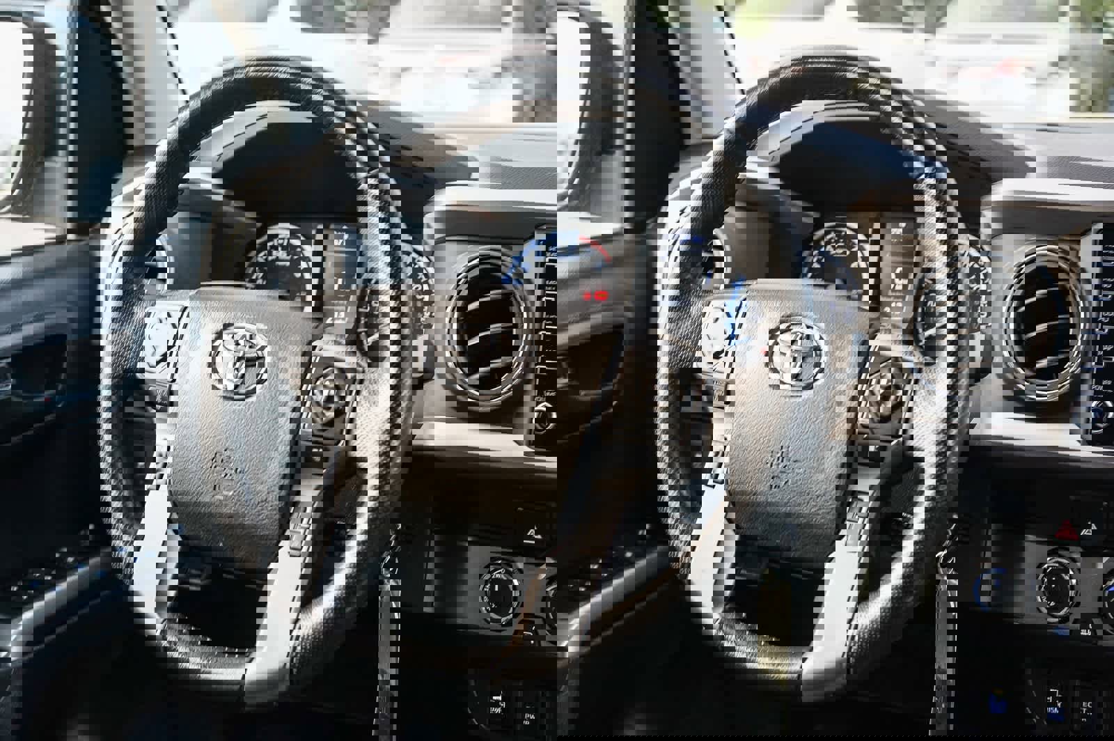 Used 2022 Toyota Tacoma SR5 image 13