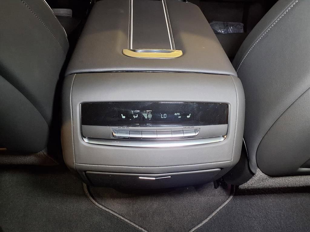 New 2026 Cadillac Escalade ESV Luxury image 12