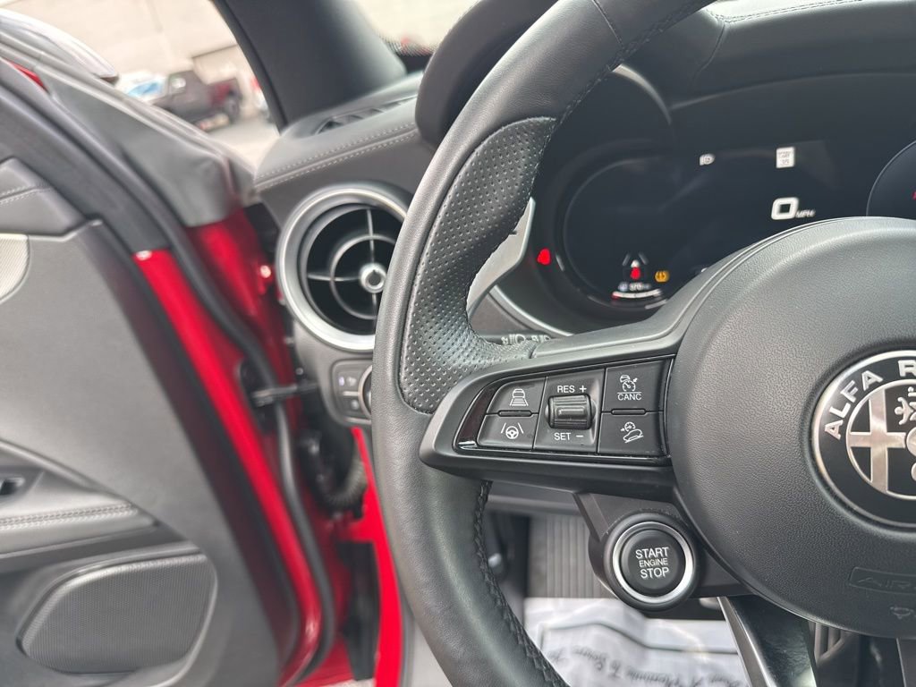 Used 2024 Alfa Romeo Stelvio Veloce image 36