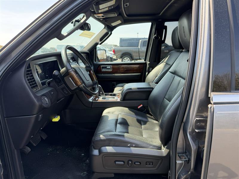 Used 2013 Lincoln Navigator L 4WD w/ HD Trailer Tow Pkg image 9