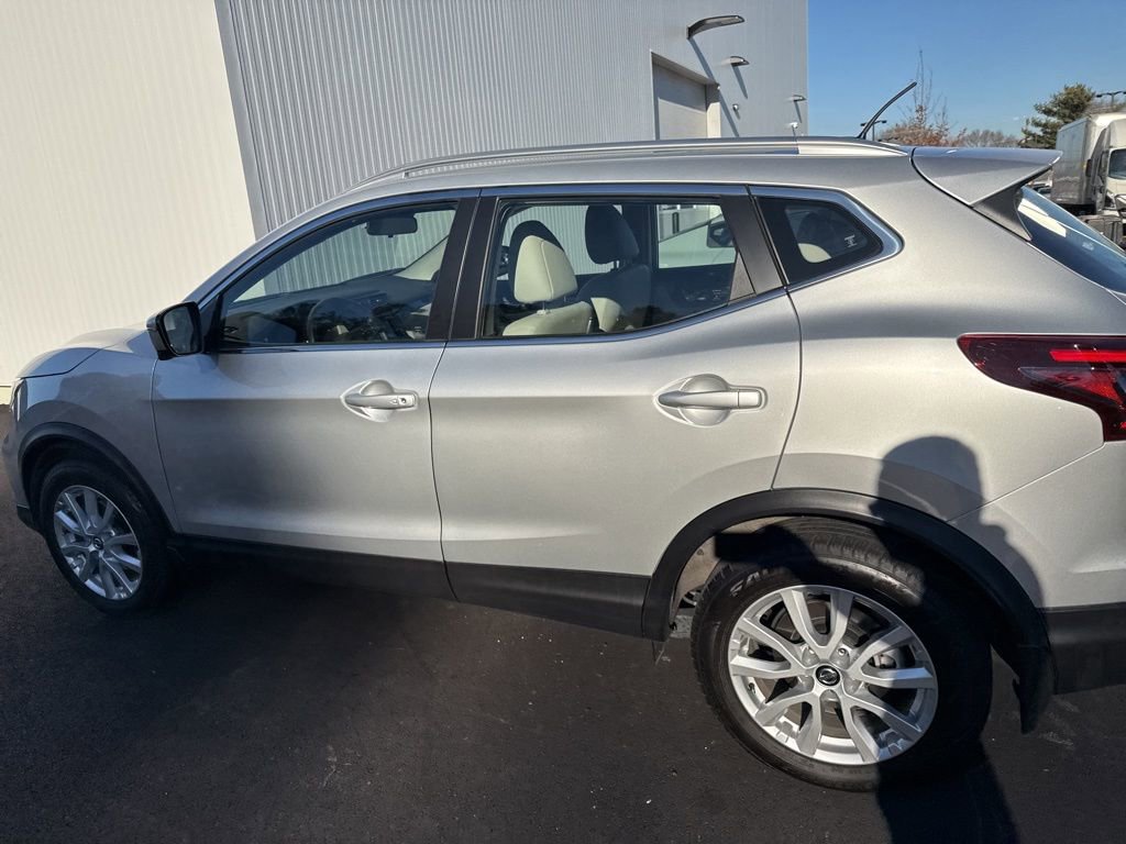 Used 2022 Nissan Rogue Sport SV w/ Technology Package image 6
