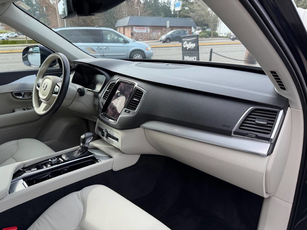 Used 2016 Volvo XC90 T5 Momentum AWD/4WD image 22
