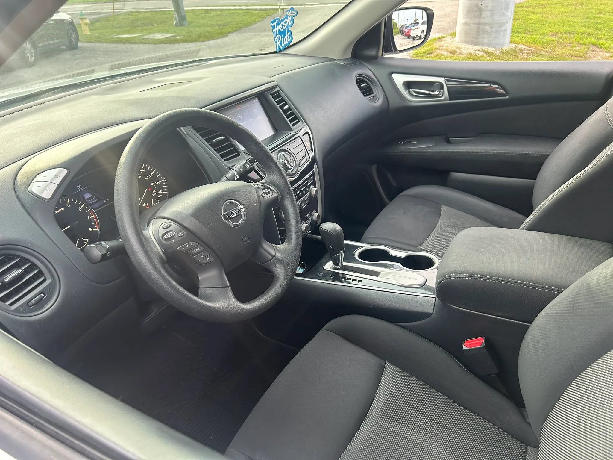 Used 2017 Nissan Pathfinder S FWD image 12