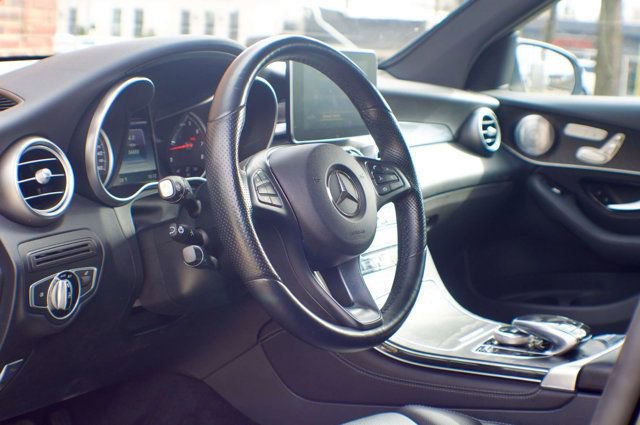 Used 2017 Mercedes-Benz GLC 300 4MATIC image 19