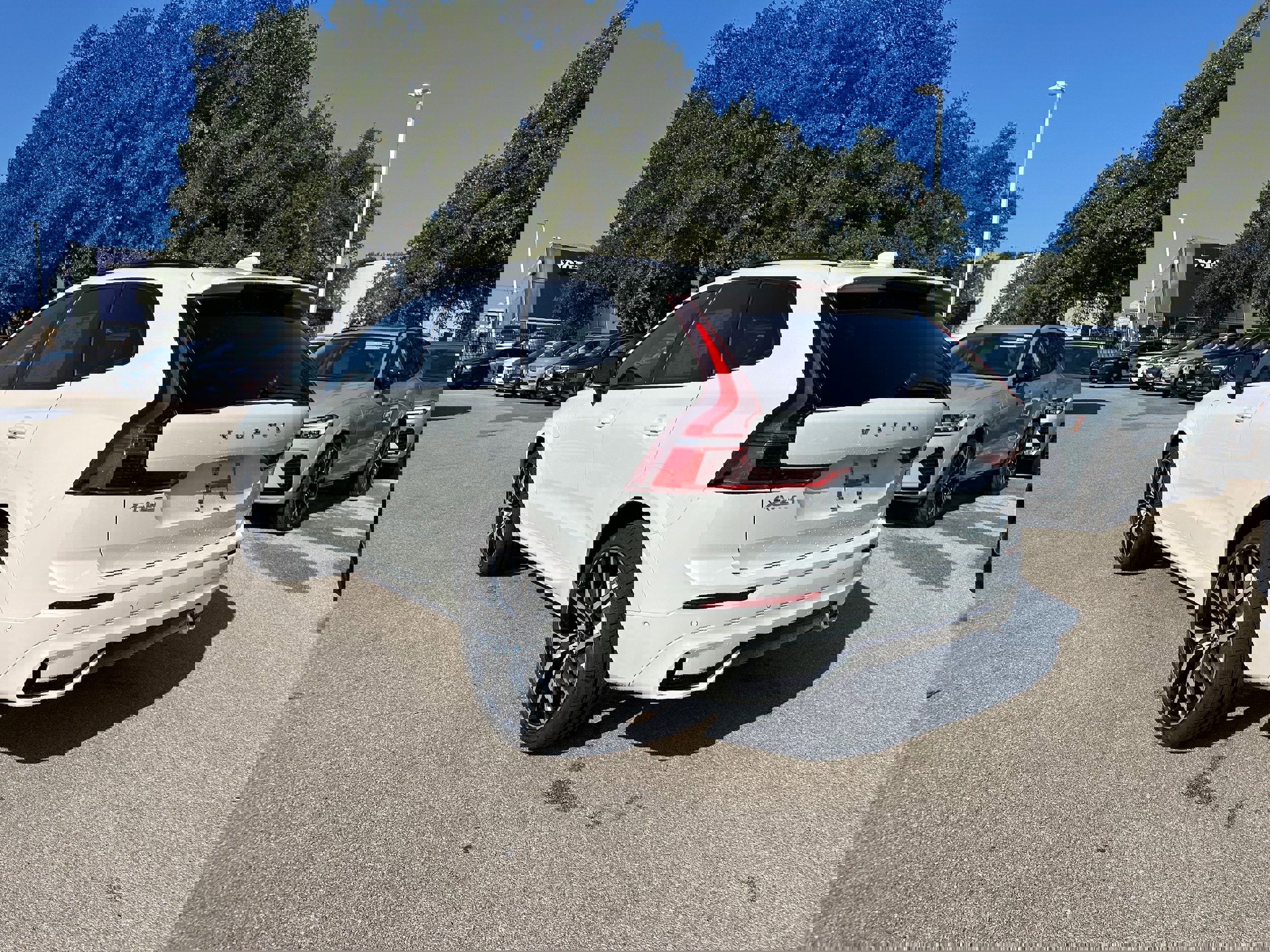 New 2026 Volvo XC60 T8 Polestar image 4