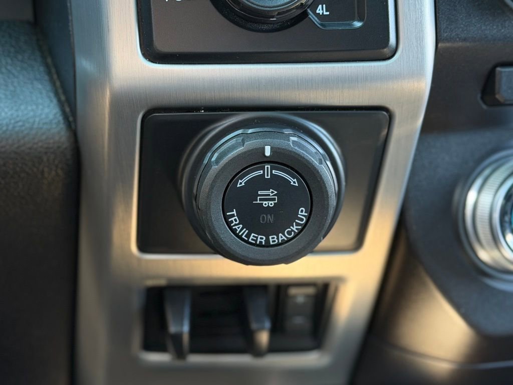 Used 2018 Ford F150 Platinum w/ Equipment Group 701A Luxury image 15