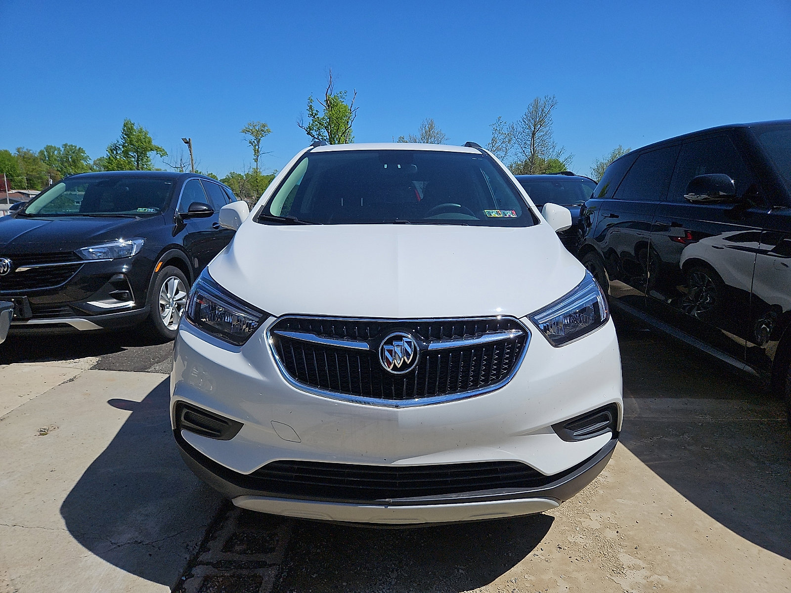 Certified 2022 Buick Encore Preferred w/ Safety Package AWD/4WD image 3