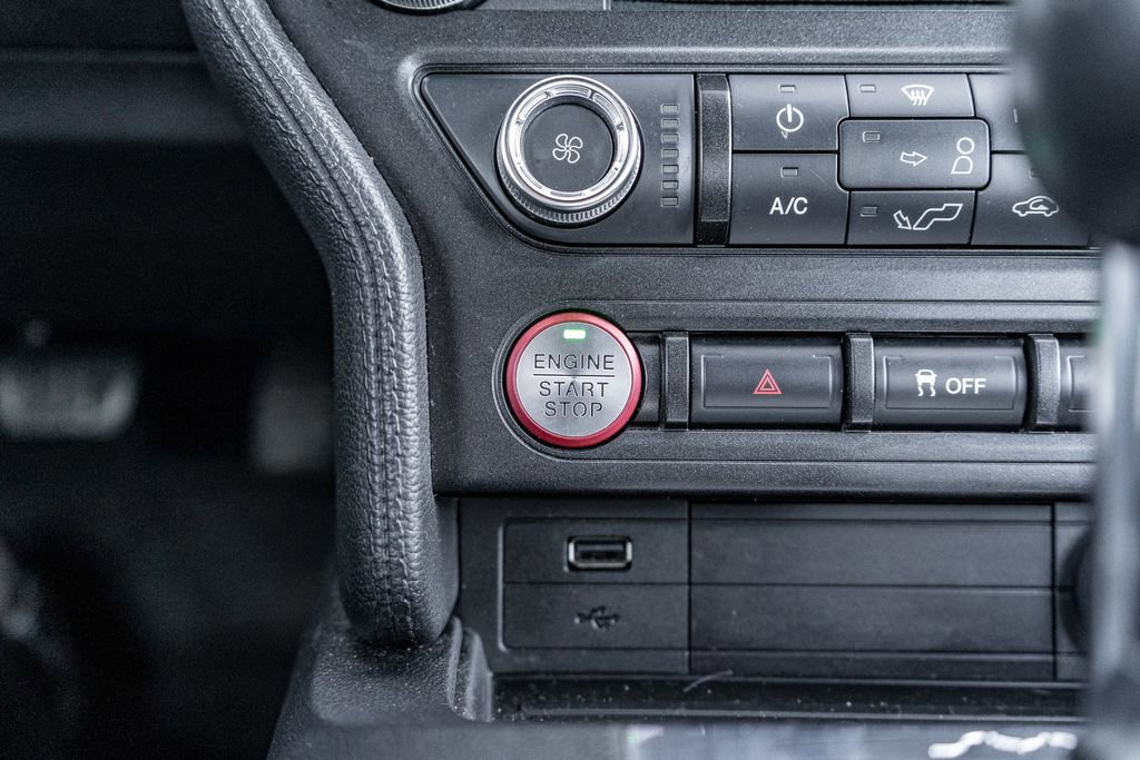 Used 2018 Ford Mustang EcoBoost image 24