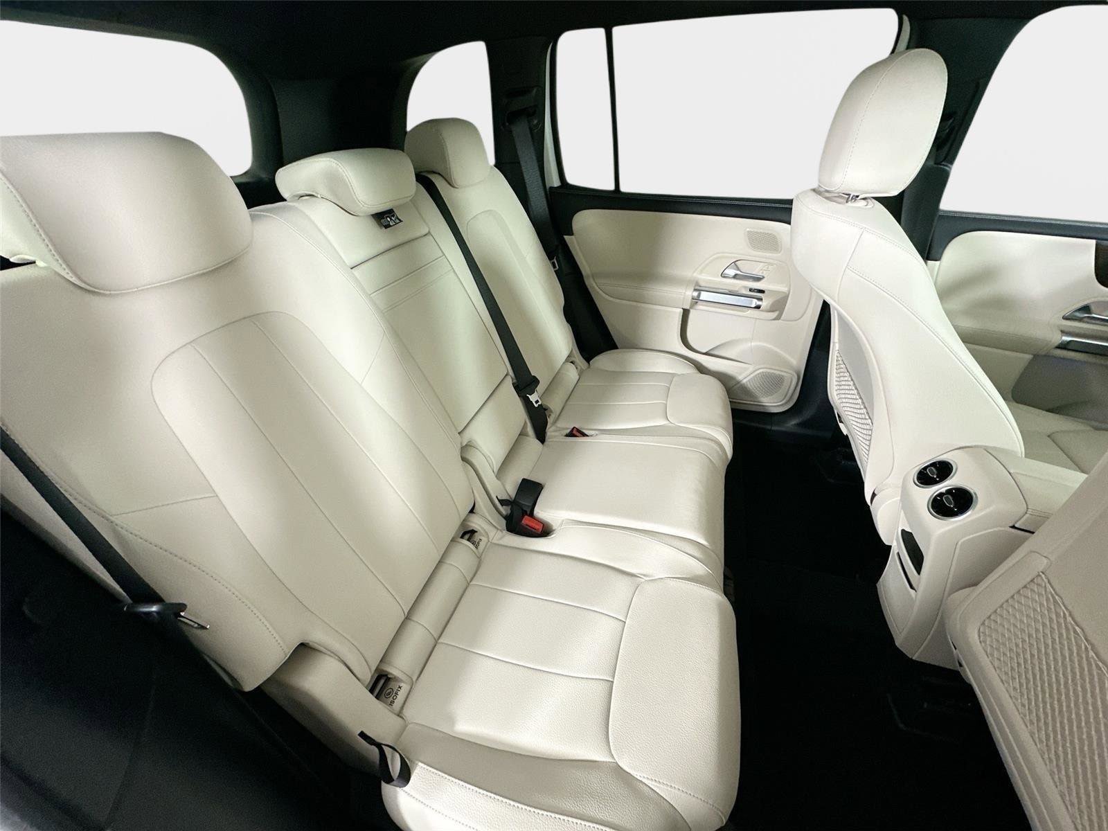 Certified 2026 Mercedes-Benz GLB 250 4MATIC image 33