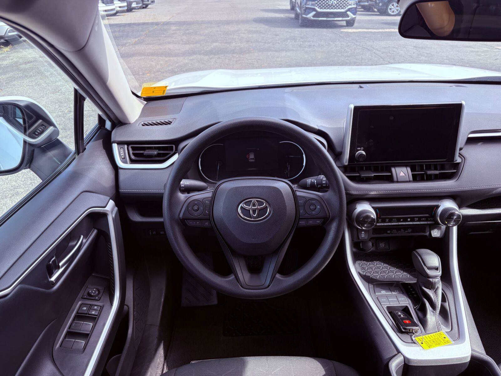Used 2024 Toyota RAV4 XLE FWD image 22