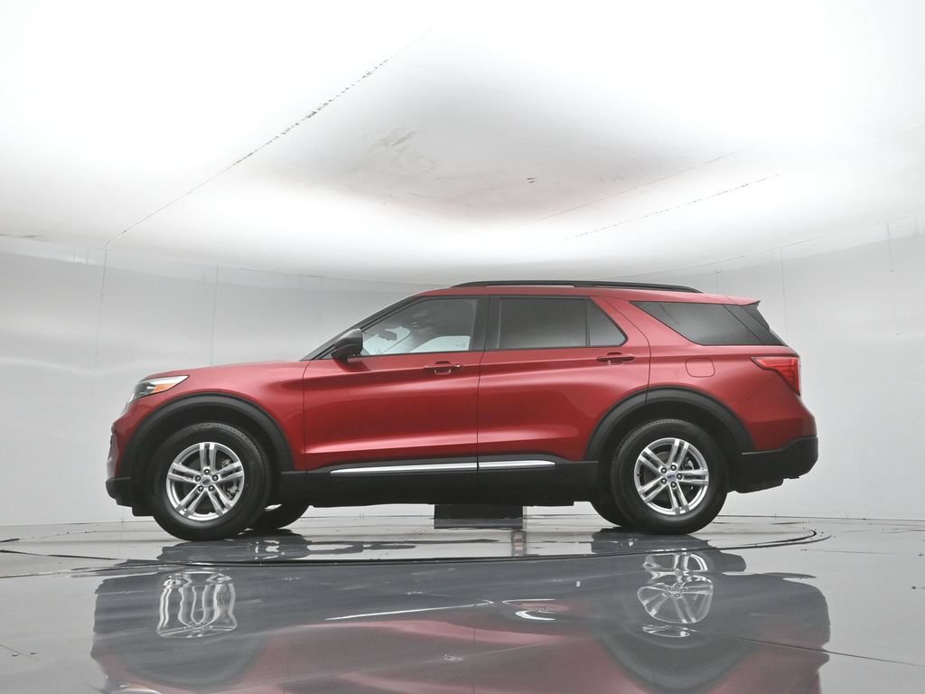 Certified 2023 Ford Explorer XLT RWD image 8
