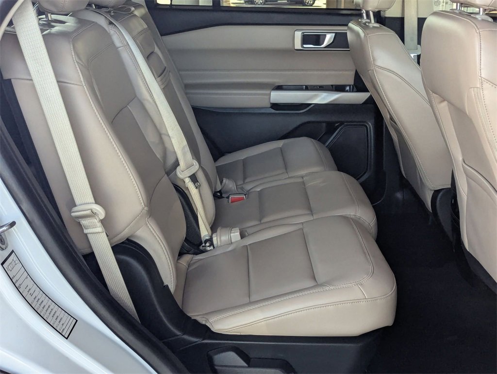 Used 2024 Ford Explorer XLT w/ Equipment Group 202A image 31
