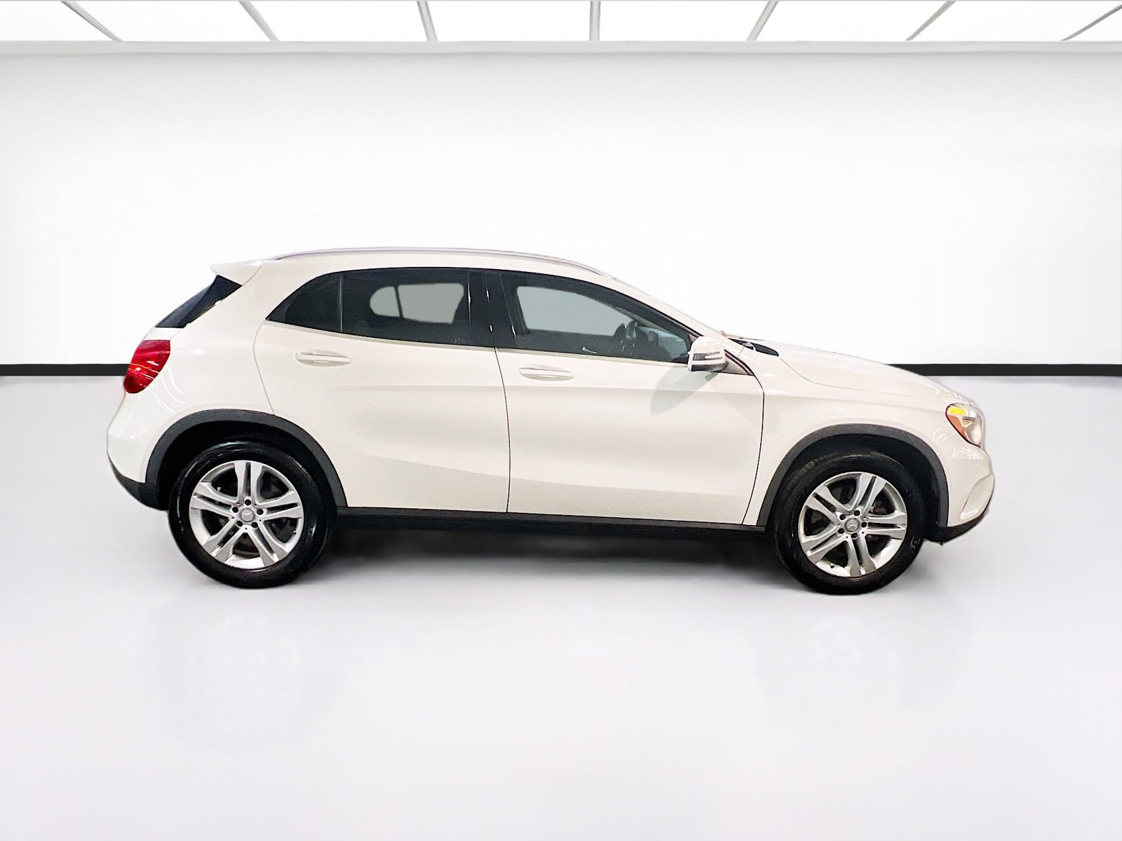 Used 2016 Mercedes-Benz GLA 250 4MATIC image 26