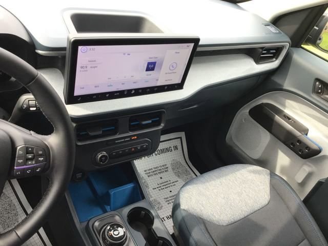 New 2025 Ford Maverick XLT w/ XLT Luxury Package image 17