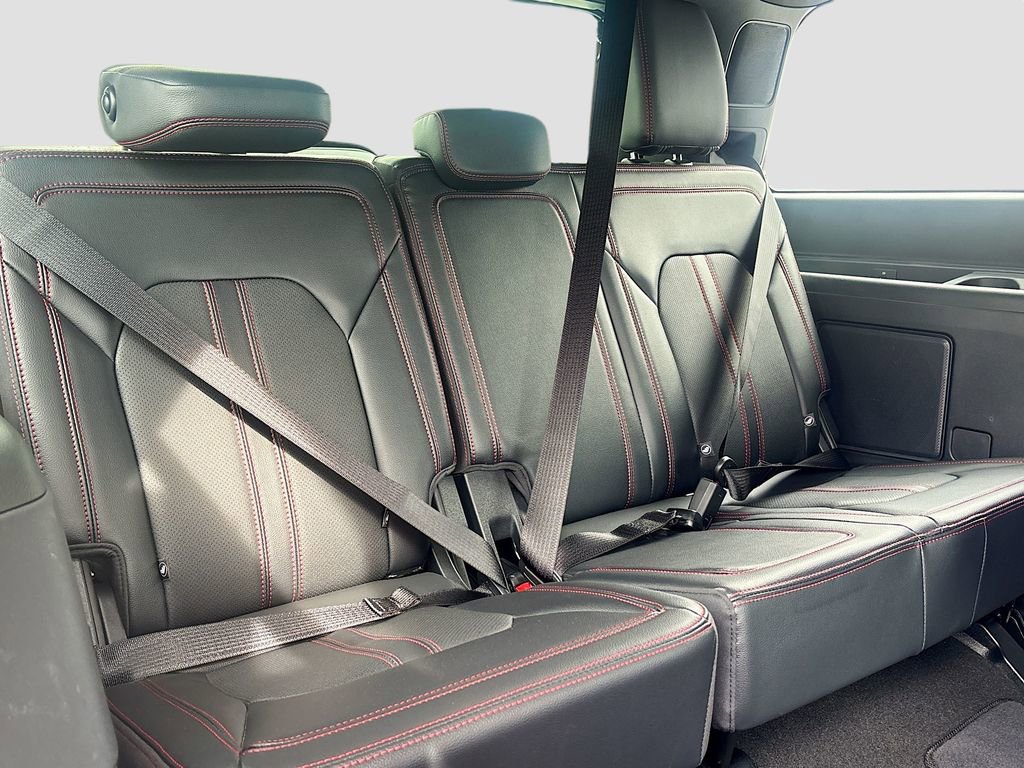 Used 2024 Ford Expedition Limited image 28