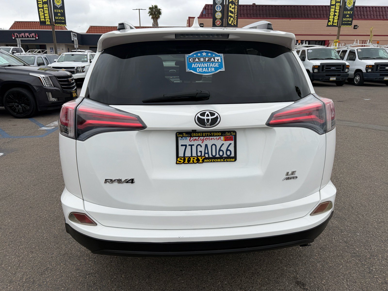 Used 2016 Toyota RAV4 LE AWD/4WD image 4
