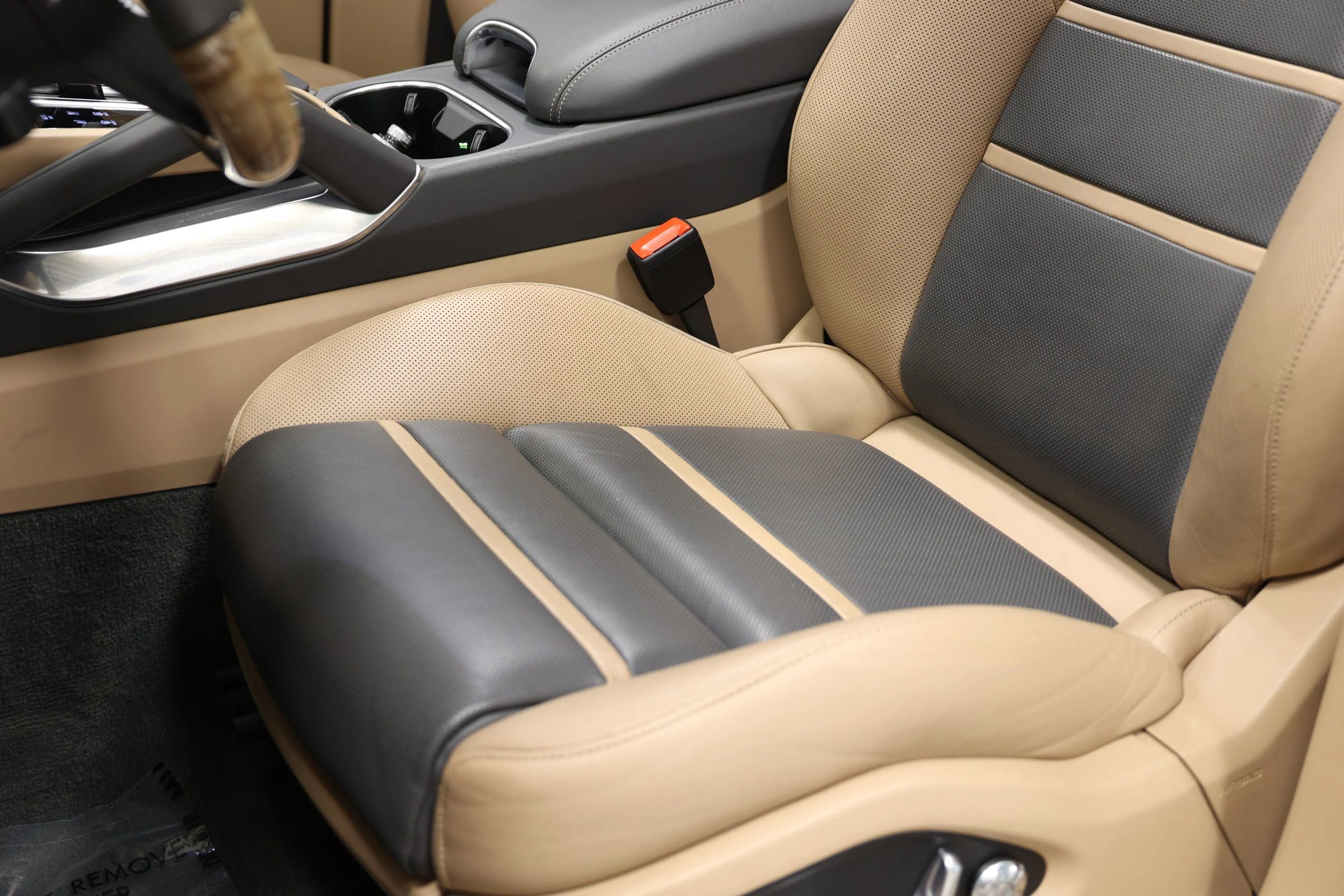 Used 2021 Porsche Cayenne Turbo S AWD/4WD image 24