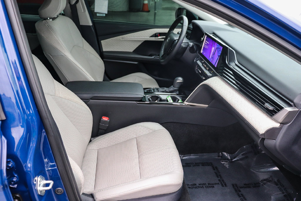 Used 2025 Toyota Camry XLE FWD image 19