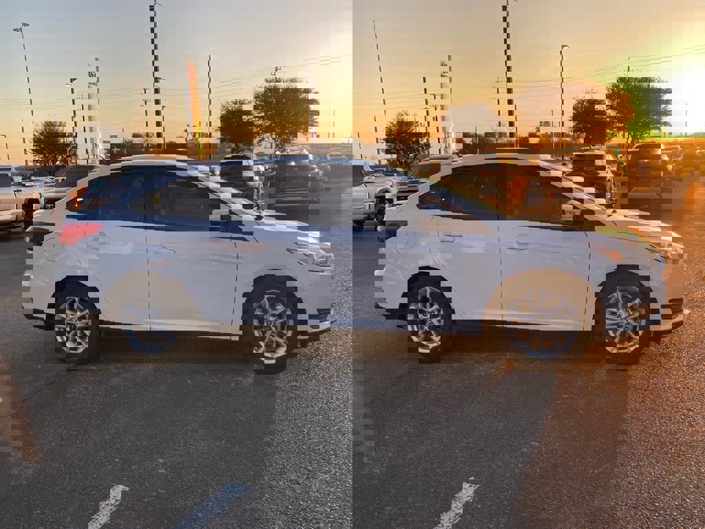 Used 2016 Ford Focus SE image 5