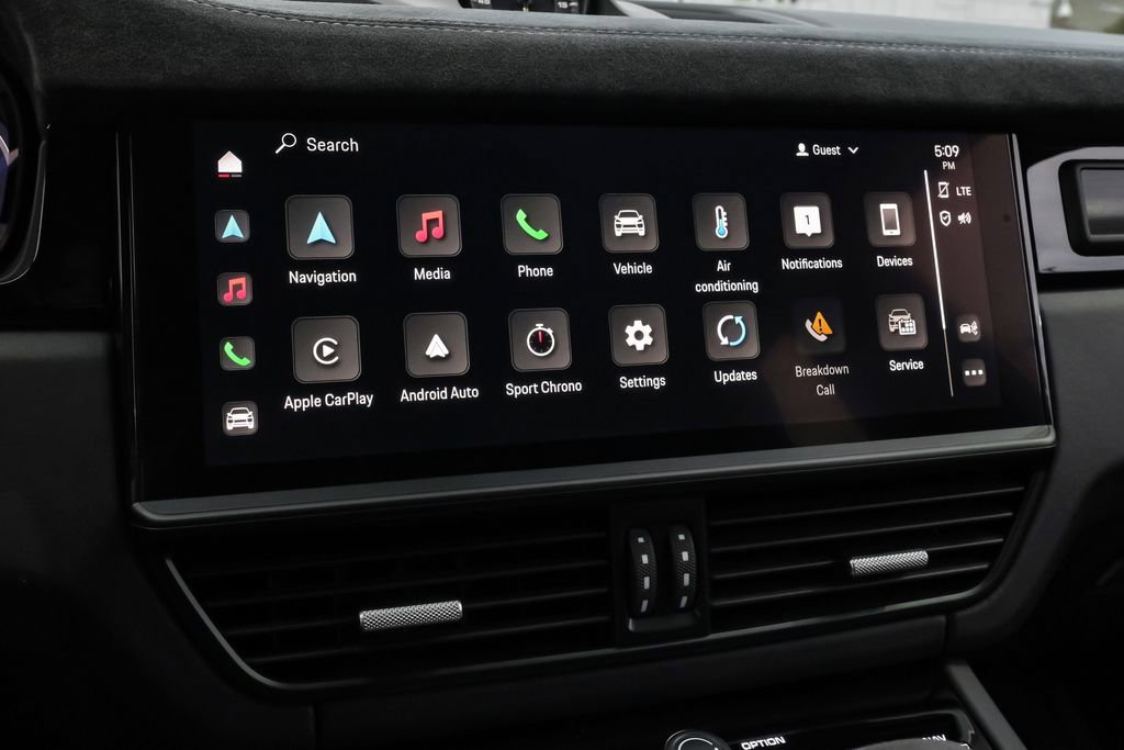 Used 2023 Porsche Cayenne Turbo GT image 29