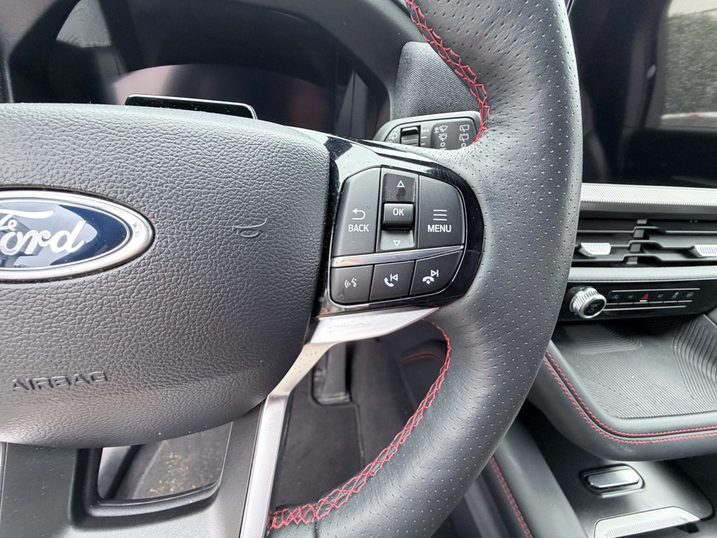 Used 2025 Ford Explorer ST-Line w/ ST-Line Street Pack AWD/4WD image 17