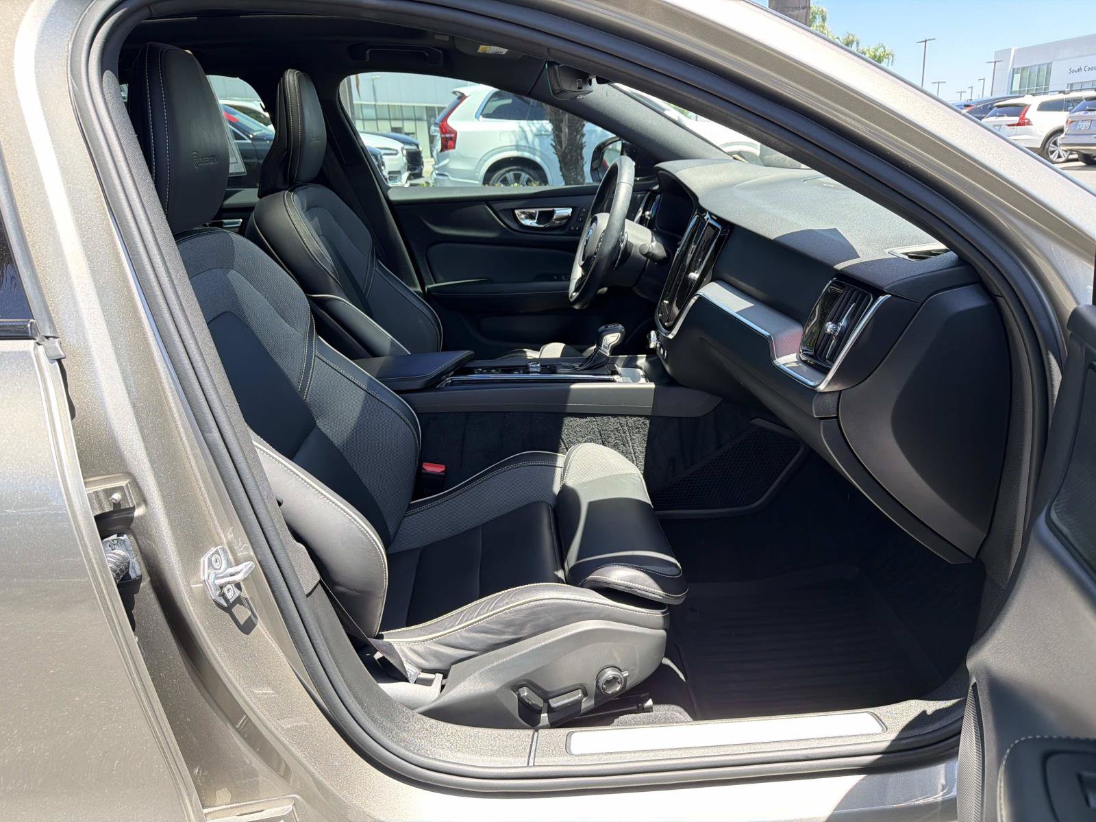 Used 2019 Volvo S60 T5 R-Design FWD image 26