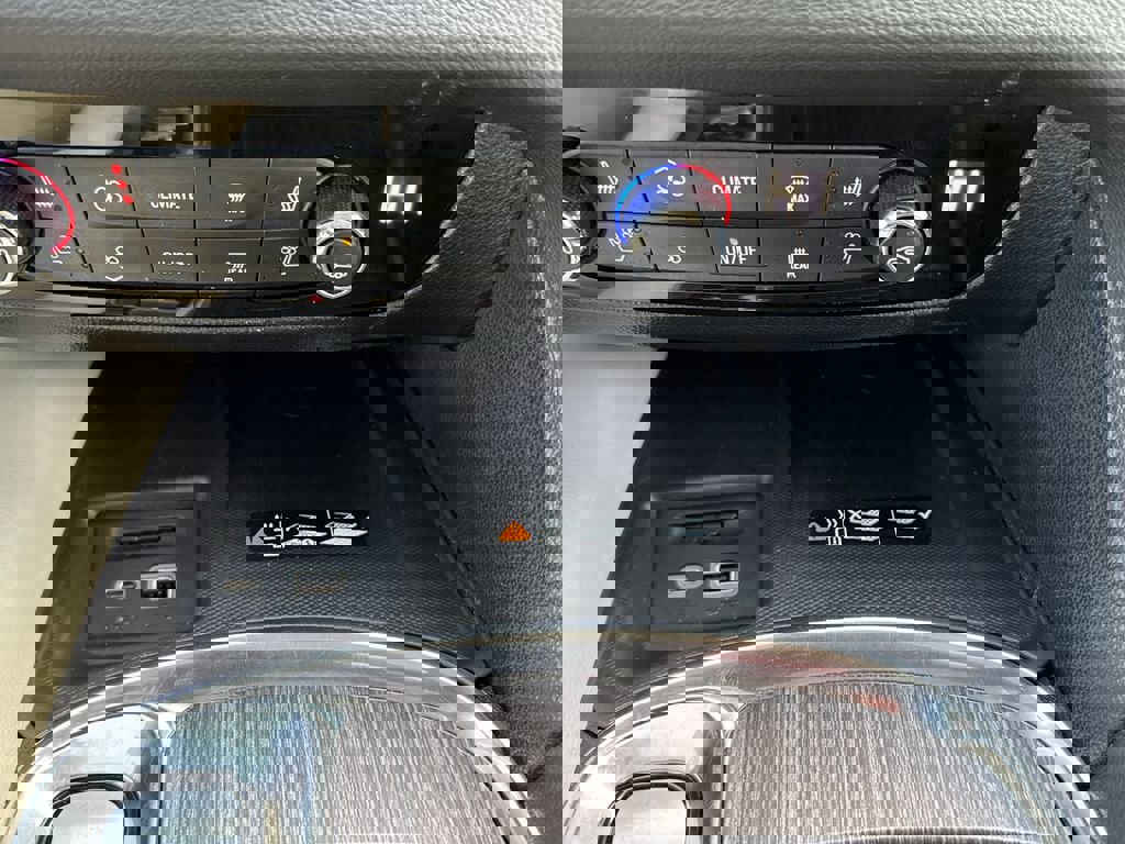 Used 2024 Buick Enclave Avenir image 29