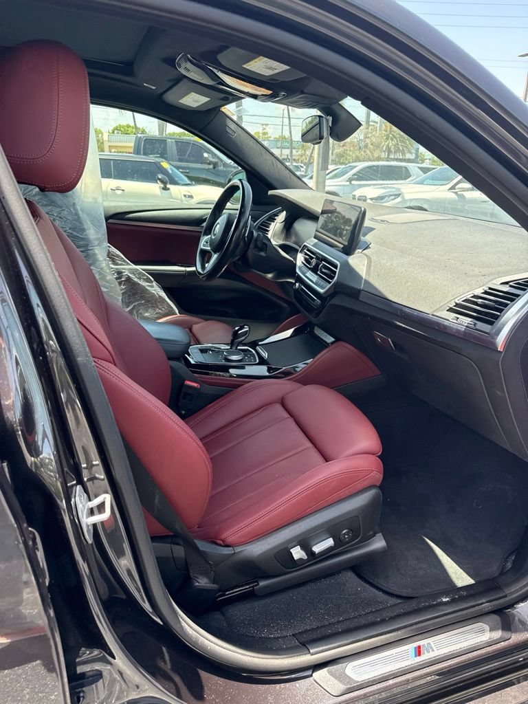 Used 2024 BMW X4 xDrive30i w/ M Sport Package AWD/4WD image 6
