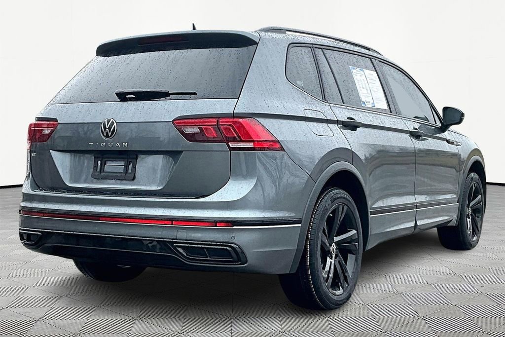 Used 2024 Volkswagen Tiguan SE R-Line image 2