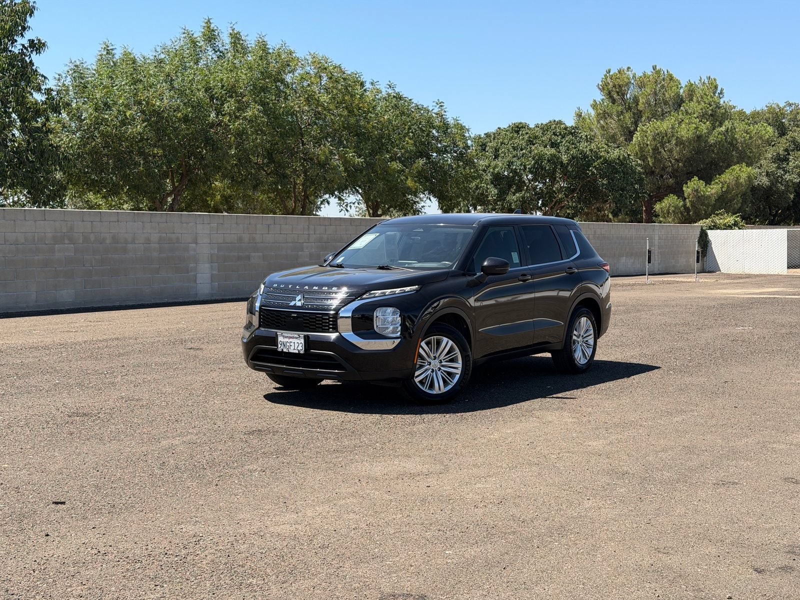 Used 2024 Mitsubishi Outlander ES FWD image 9