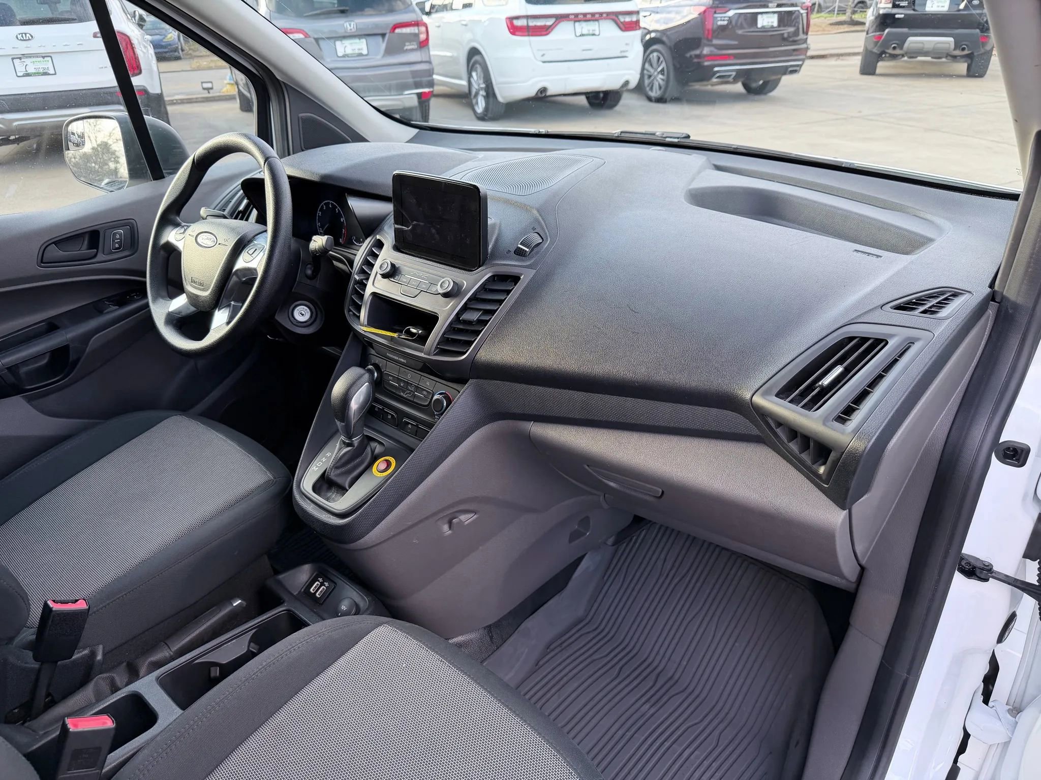 Used 2020 Ford Transit Connect XL image 13