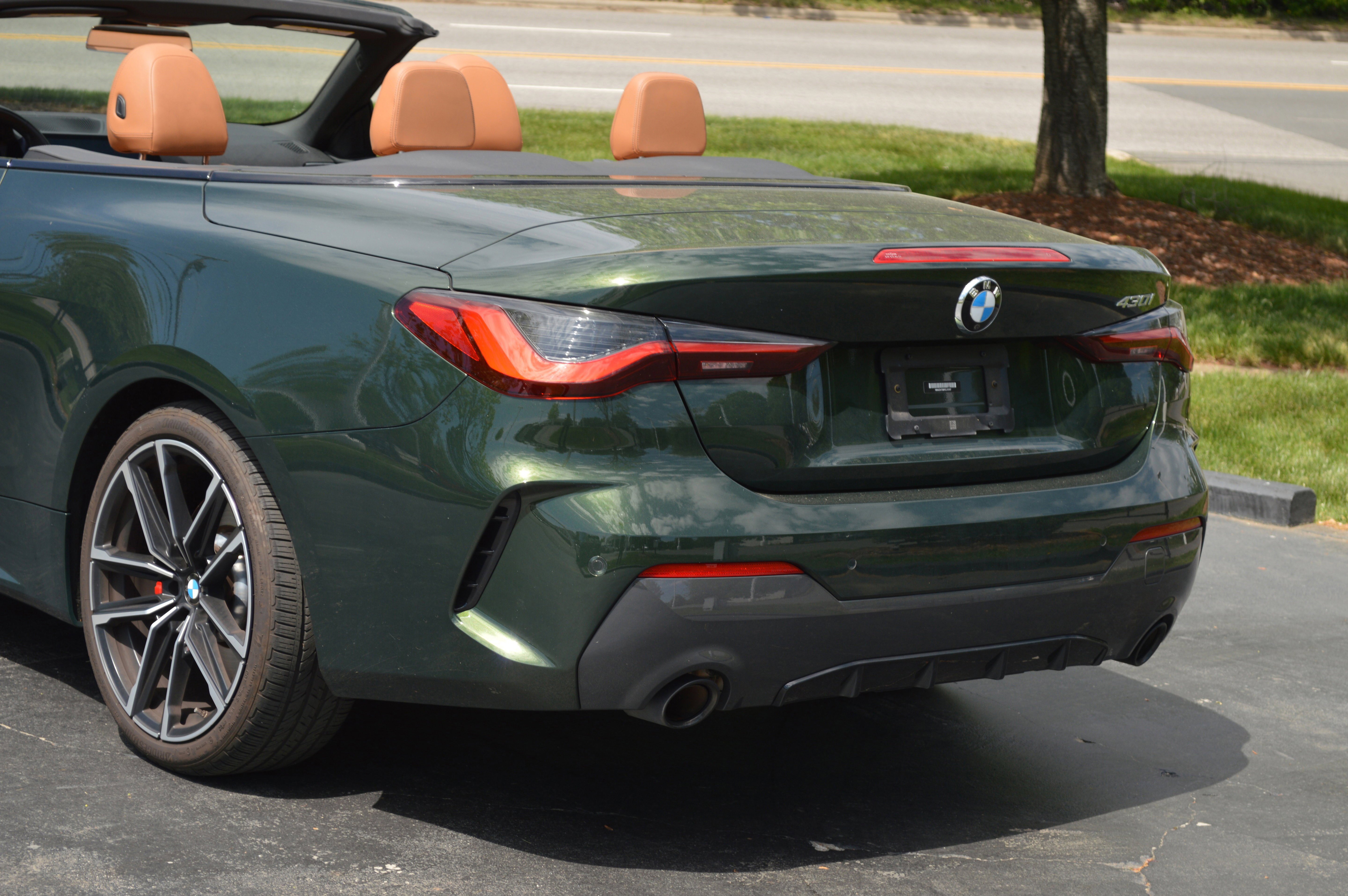 Used 2023 BMW 430i Convertible w/ M Sport Package image 3