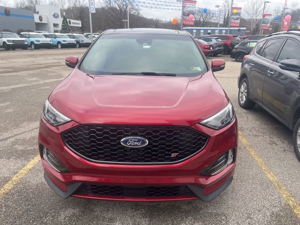 Used 2019 Ford Edge ST image 2
