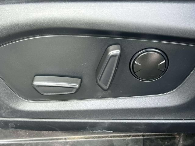 Used 2020 Ford Explorer XLT w/ Equipment Group 202A AWD/4WD image 18